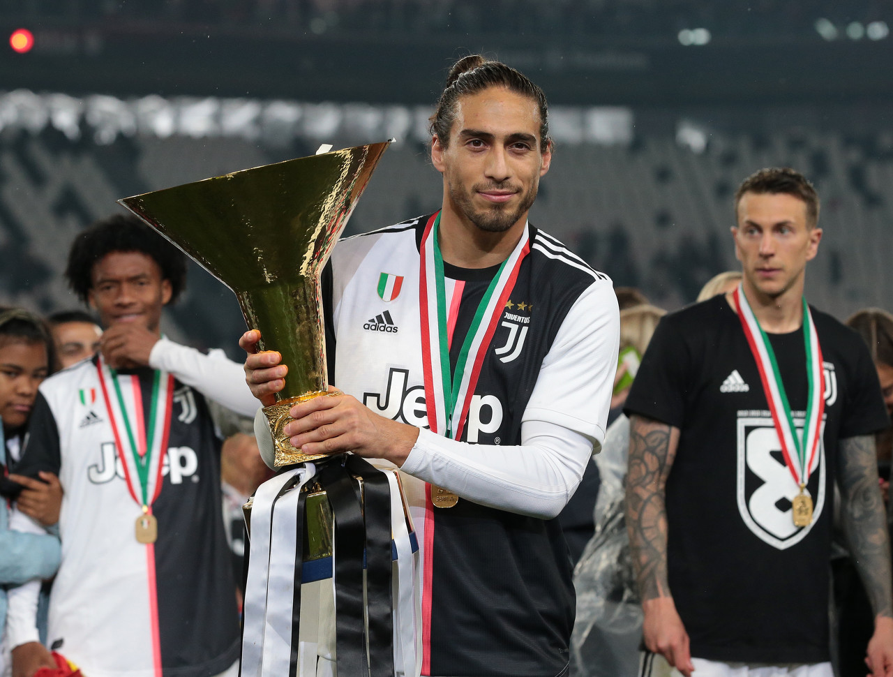 浪费机会！哈兰德倒三角传球，塞梅尼奥绝佳机会跟进抽射打偏