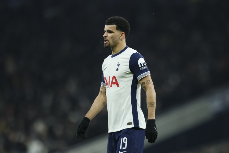 迪尼谈金斯基、约恩森：足球非温情脉脉的运动，不能随意更换门将