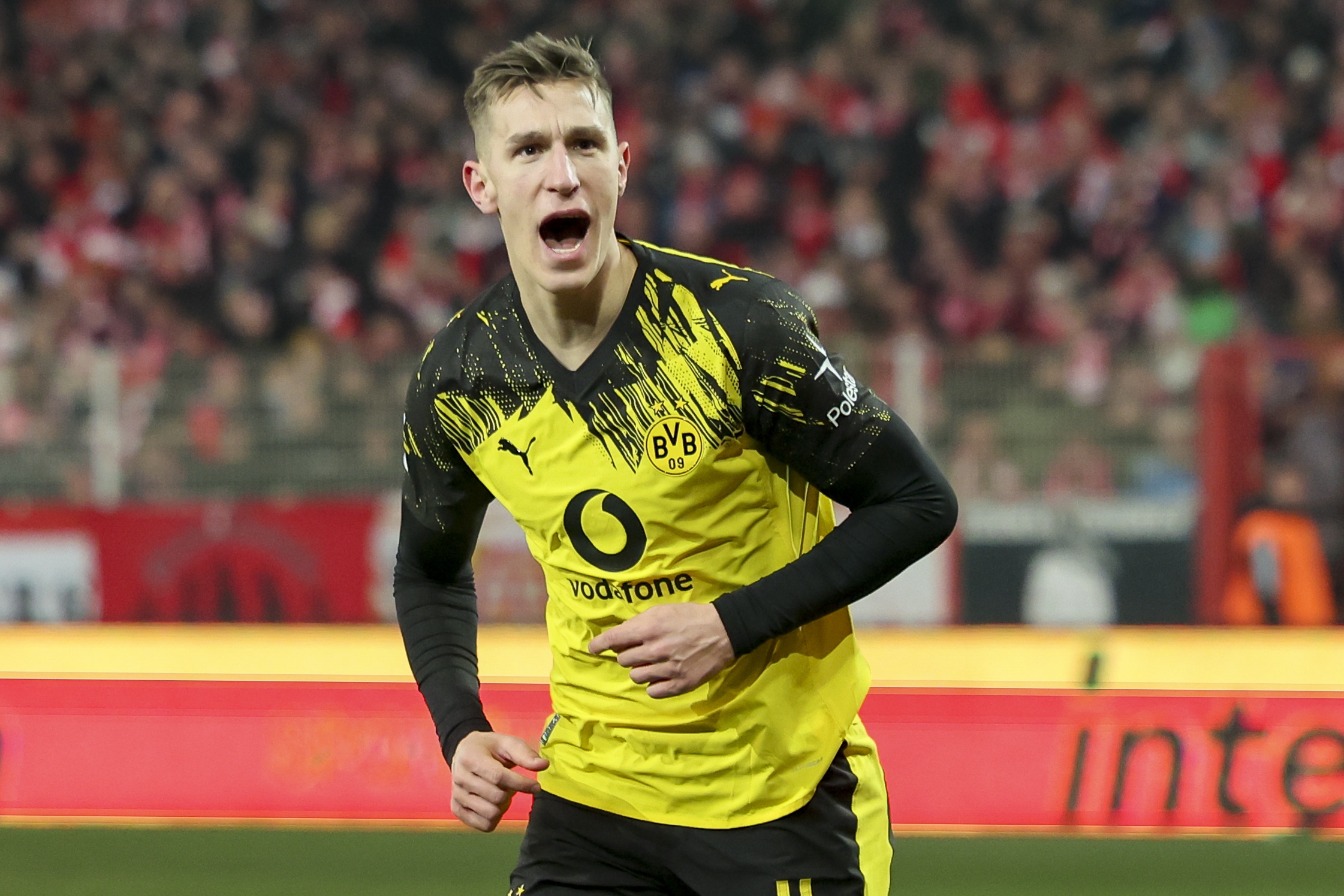 山东泰山官博超一周未更新，上次更新是3月6日为泽卡庆生